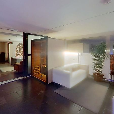 Nice And Cosy Place With Jacuzzi And Sauna To Relax In The Centre Of Antwerpen Eksteriør billede